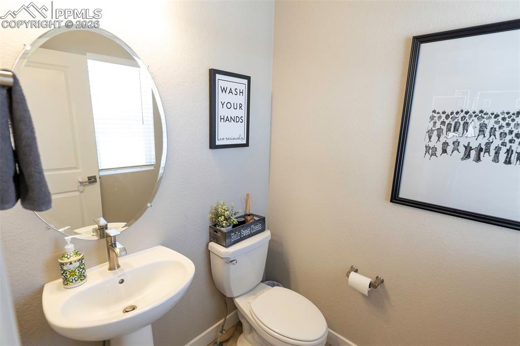 Image 17 of 48: Bathroom