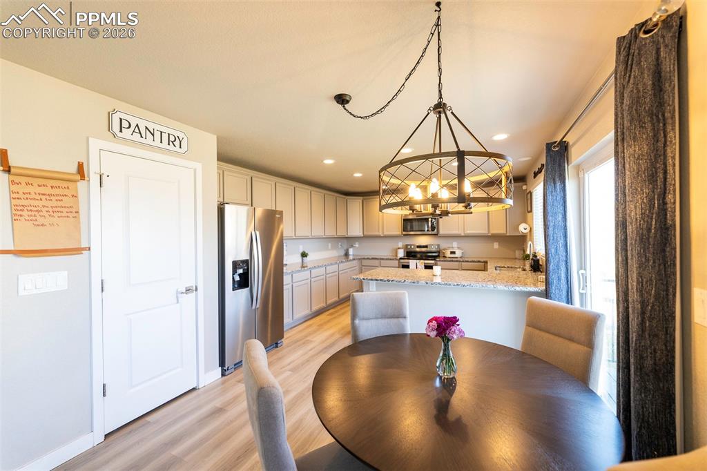 Image 7 of 48: Dining Area