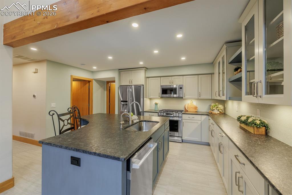 Image 11 of 42: Kitchen