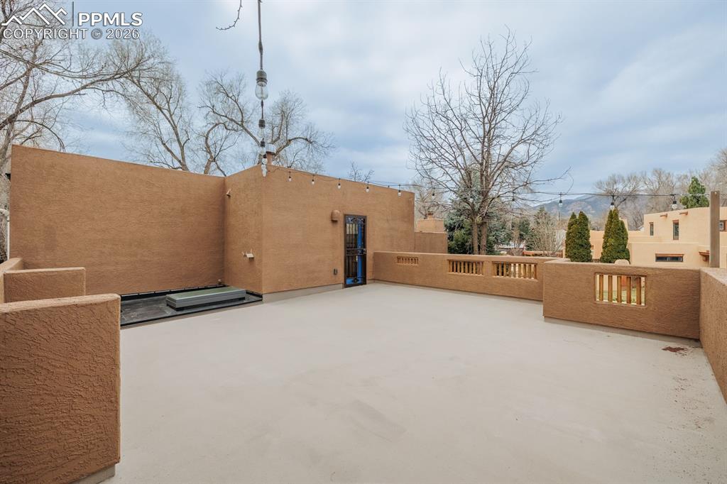 Image 18 of 42: Patio