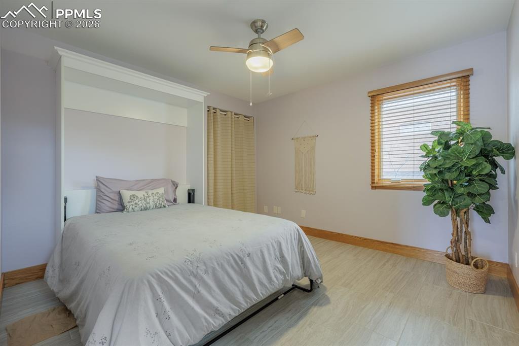 Image 19 of 42: Bedroom