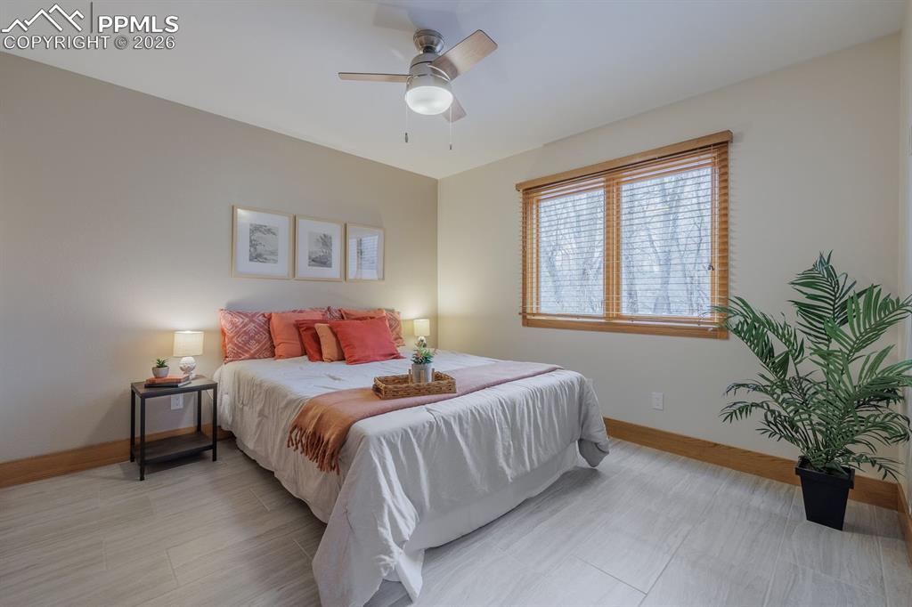 Image 21 of 42: Bedroom