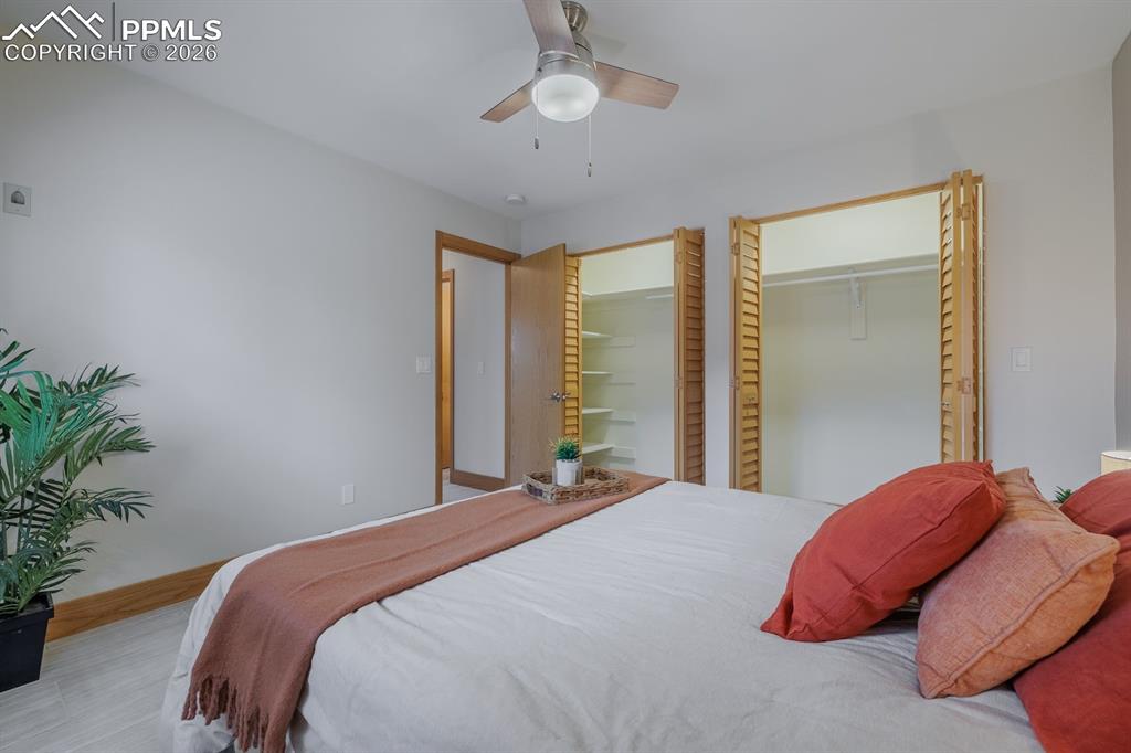 Image 22 of 42: Bedroom