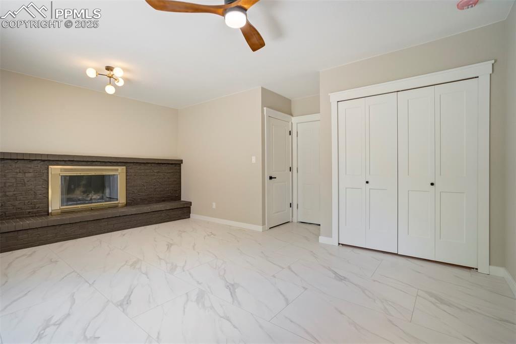 Image 16 of 50: Living Room
