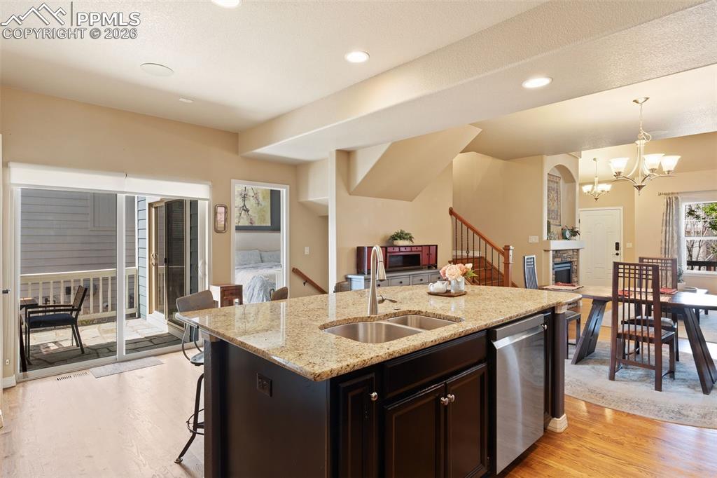 Image 12 of 45: Kitchen