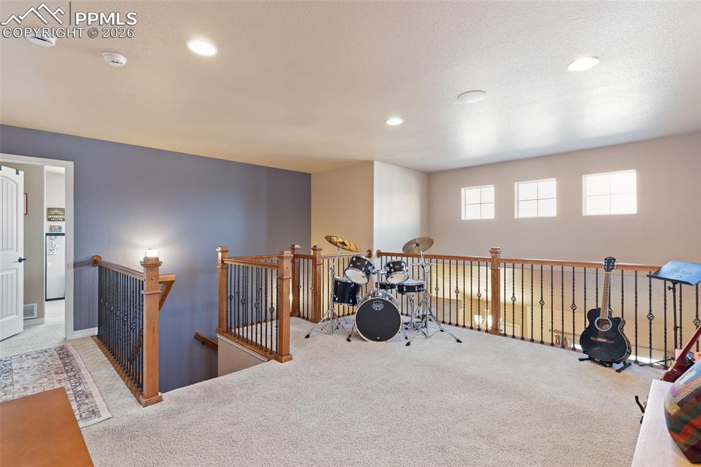 Image 22 of 45: Loft