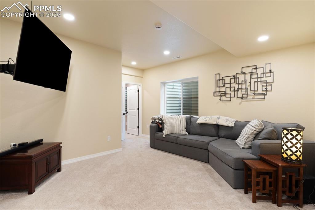 Image 31 of 45: Family Room