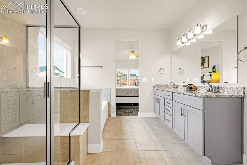 Image 20 of 41: Bathroom