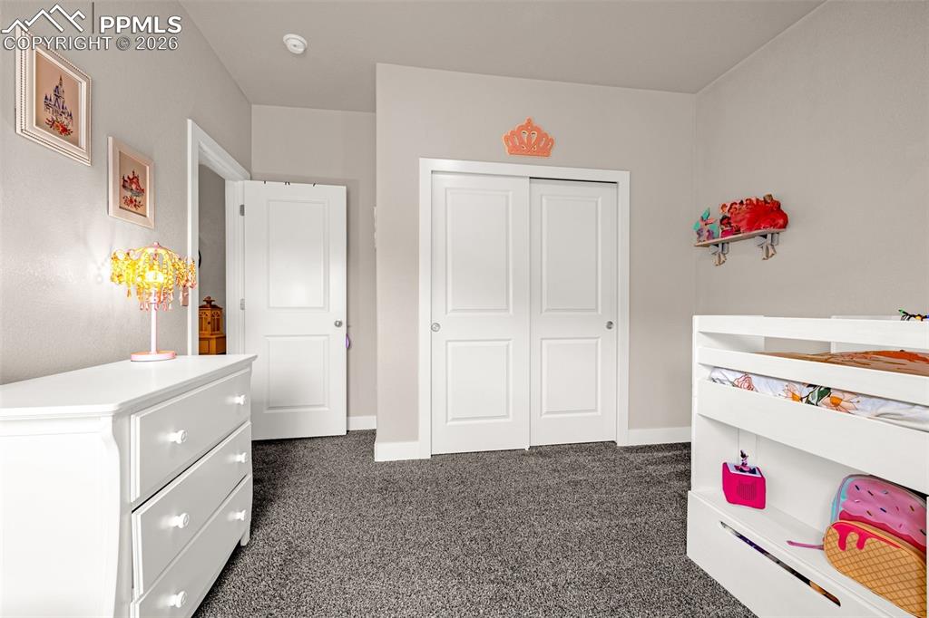 Image 28 of 41: Bedroom