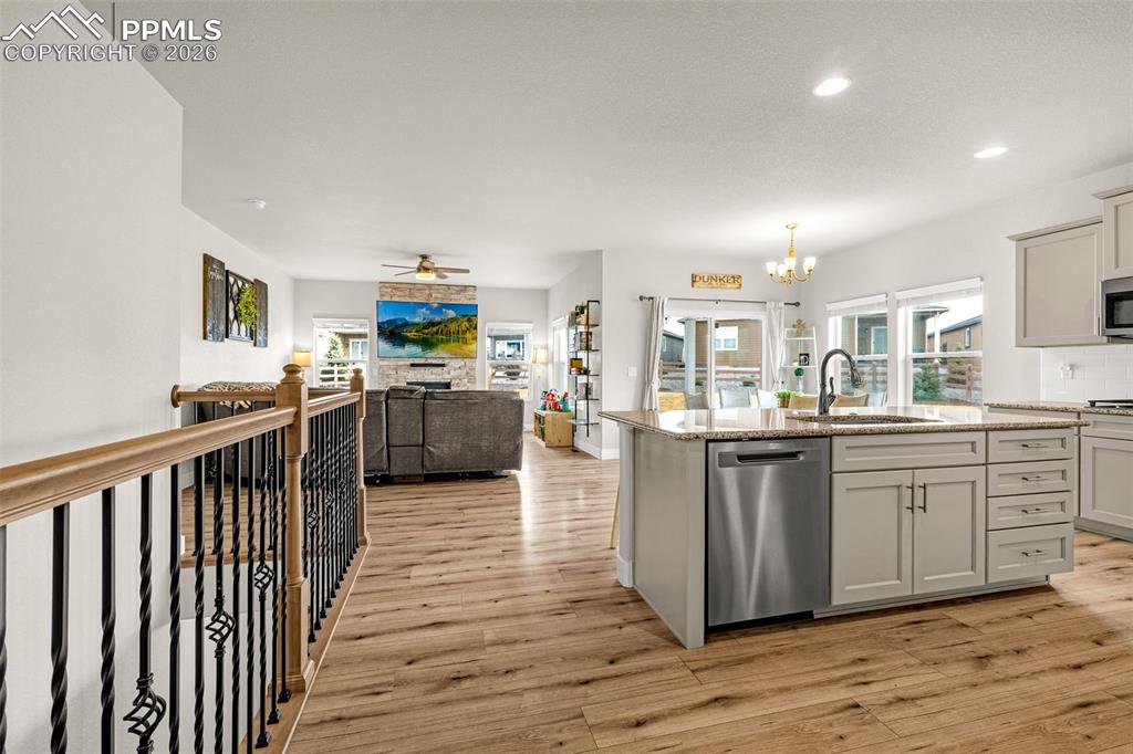 Image 3 of 41: Kitchen