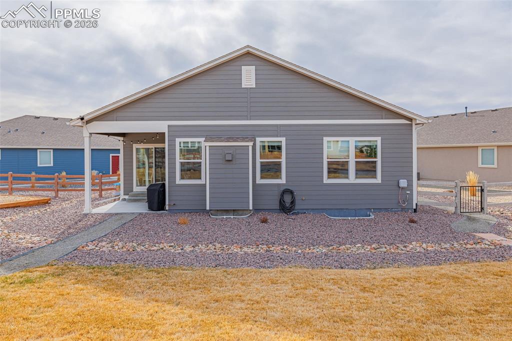 Image 33 of 41: Back of Structure