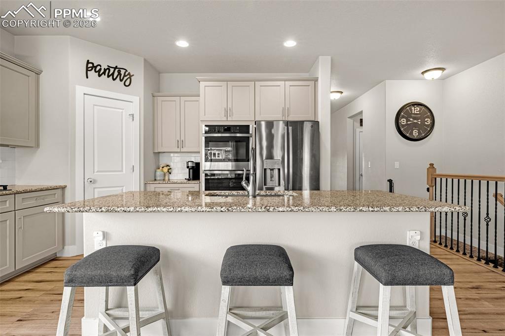 Image 5 of 41: Kitchen