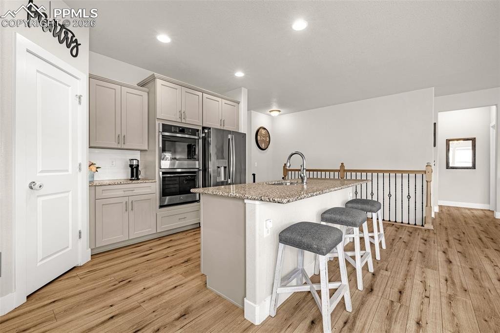 Image 7 of 41: Kitchen