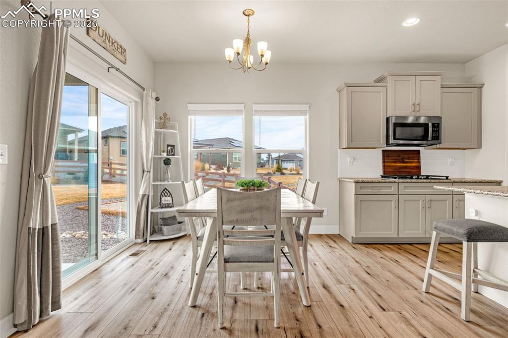 Image 9 of 41: Dining Area