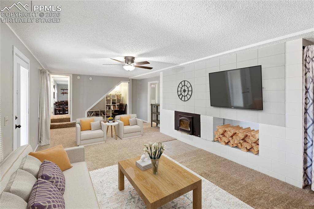 Image 31 of 42: Lower Level Laundry