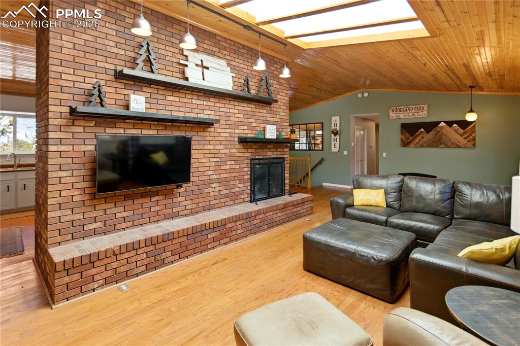 Image 5 of 42: Living Room