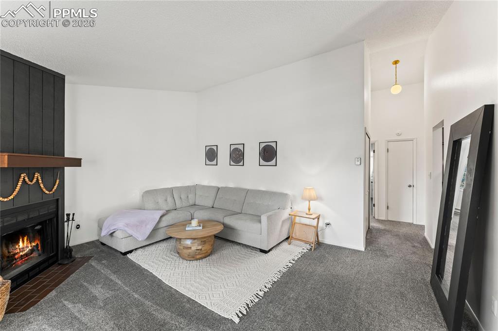 Image 2 of 20: Living Room