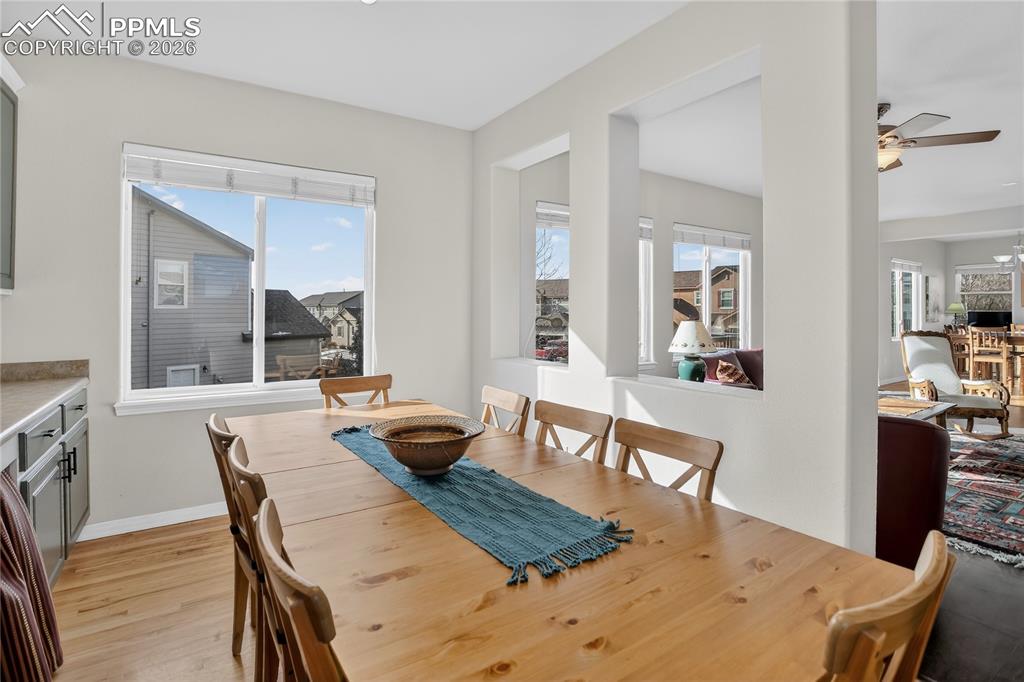 Image 18 of 49: Dining Area