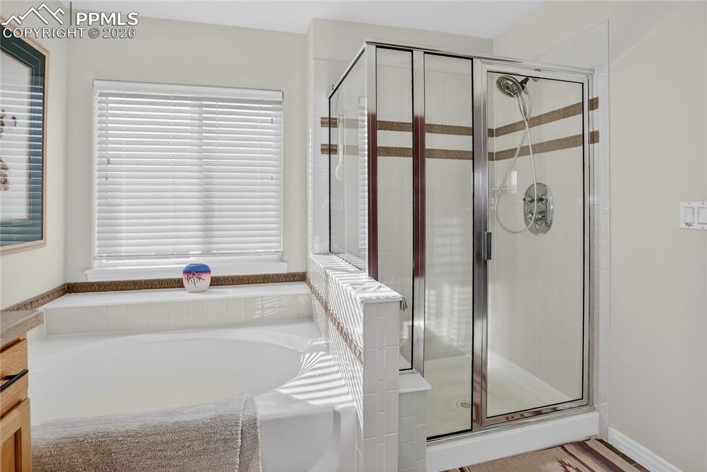 Image 25 of 49: Bathroom