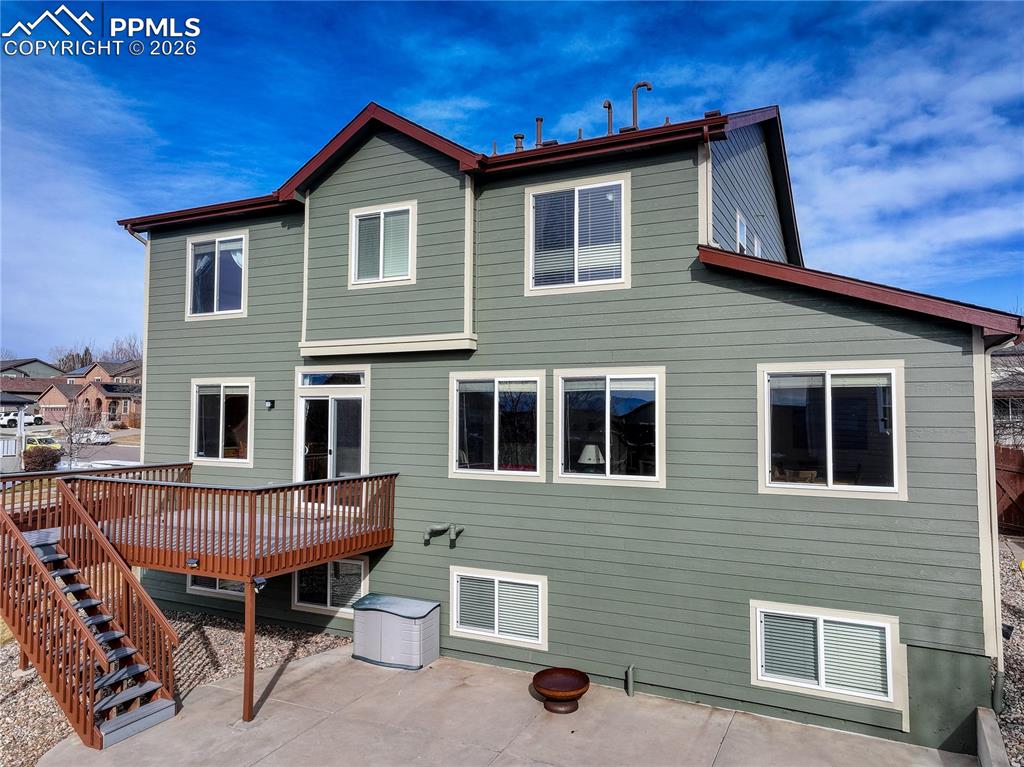 Image 40 of 49: Back of Structure