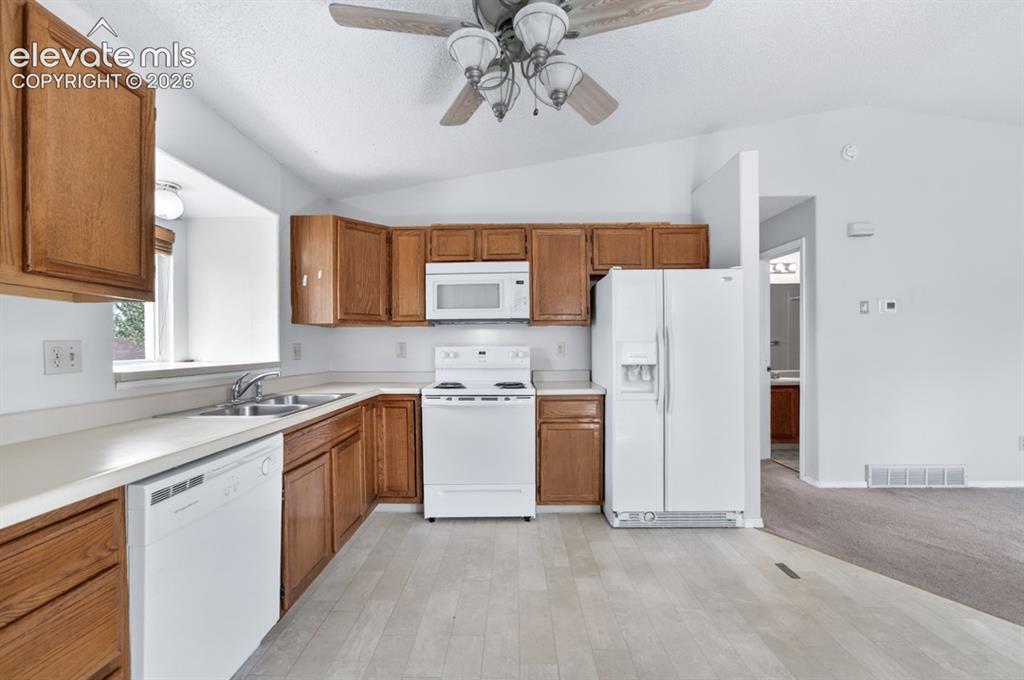 Image 12 of 37: Kitchen