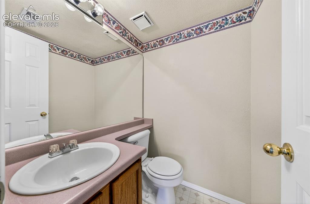 Image 29 of 37: Bathroom