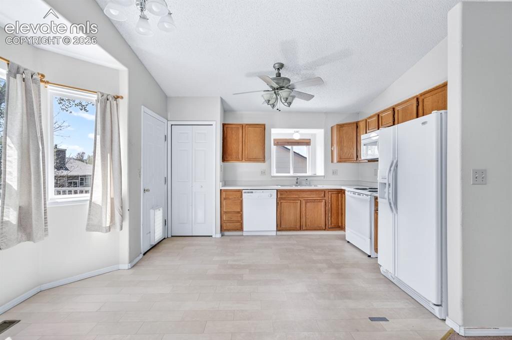 Image 8 of 37: Kitchen