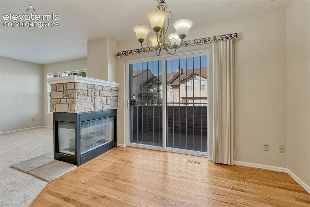 Image 10 of 49: Dining Area