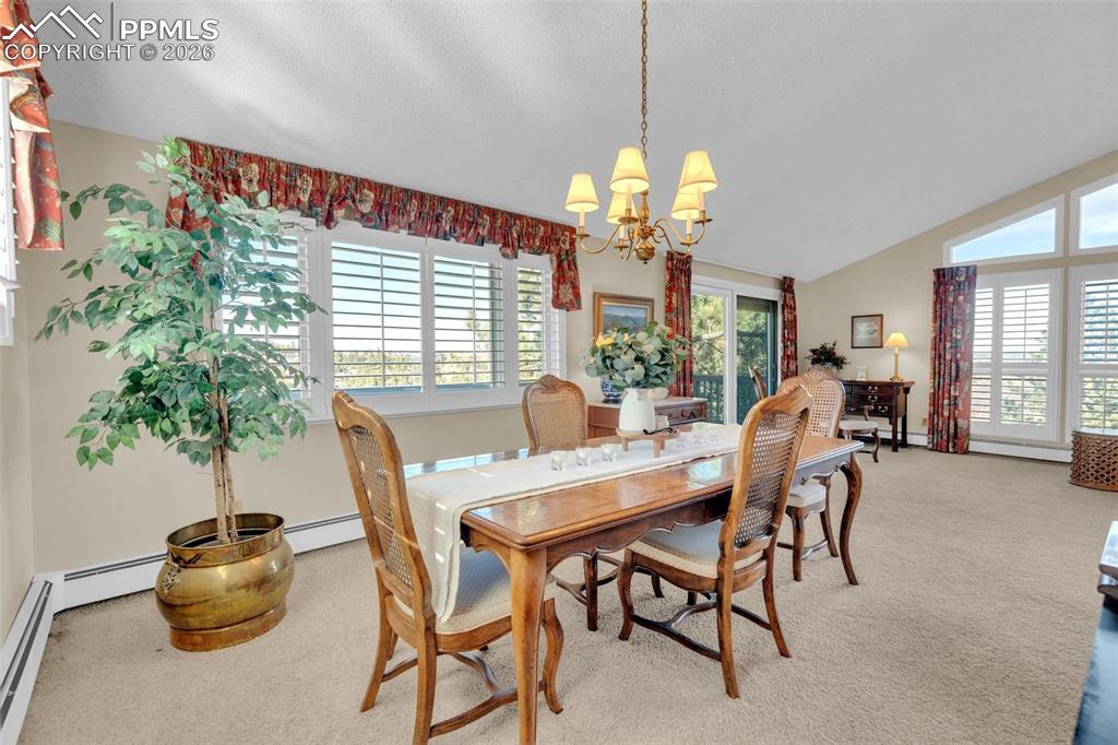 Image 14 of 49: Dining Area