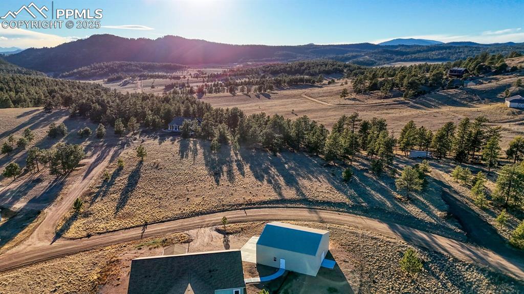 Image 4 of 29: 360 degree views