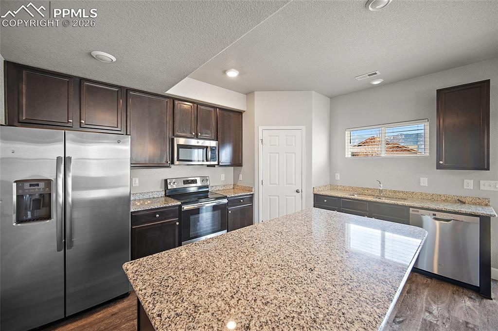 Image 14 of 42: Kitchen