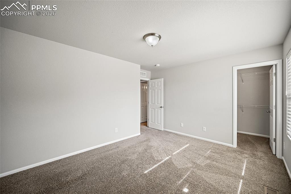 Image 32 of 42: Bedroom