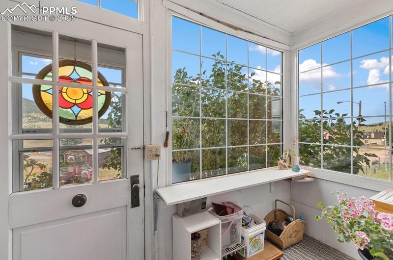 Image 13 of 27: Sun Room