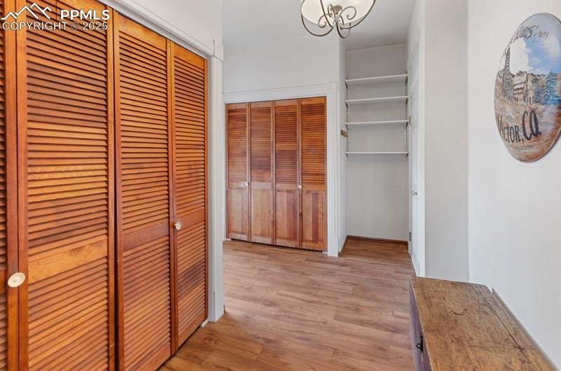 Image 14 of 27: Mud Room