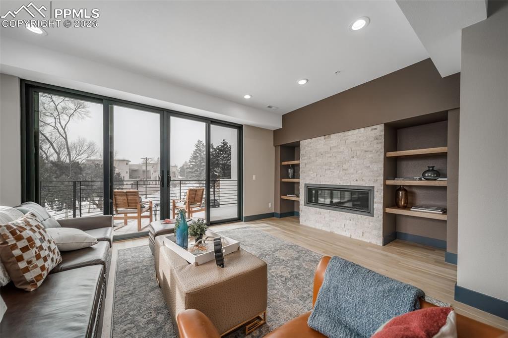 Image 9 of 50: Living Room