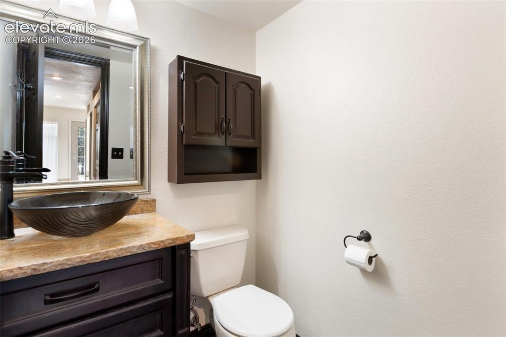 Image 25 of 29: Bathroom