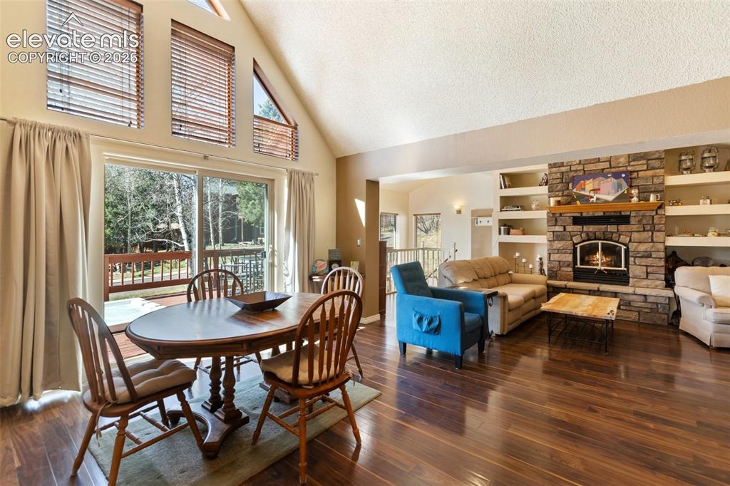 Image 6 of 29: Dining Area