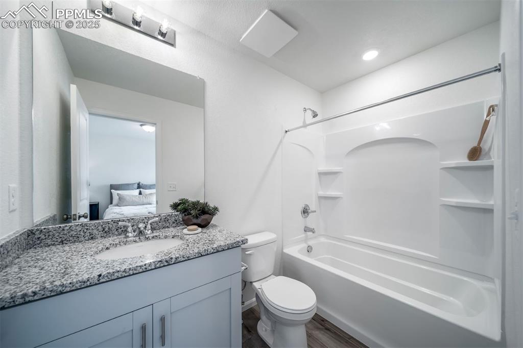 Image 22 of 24: Photos of model home