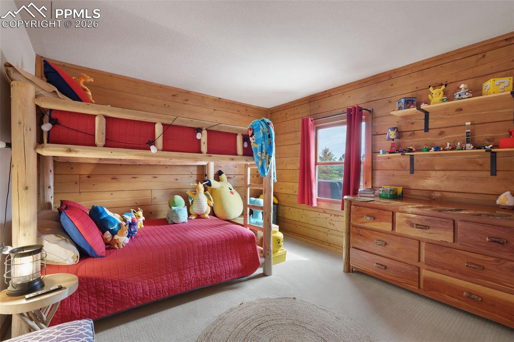 Image 25 of 50: Bedroom