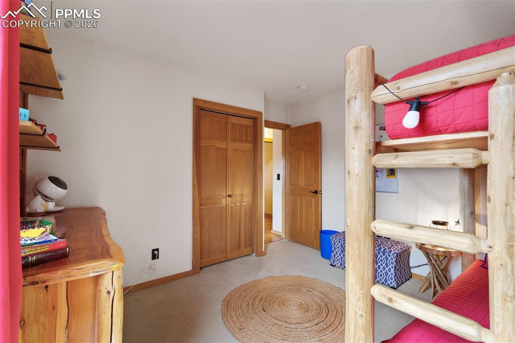 Image 26 of 50: Bedroom