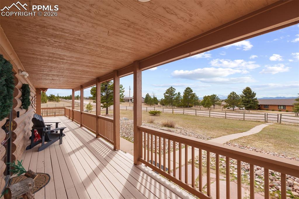 Image 37 of 50: Views