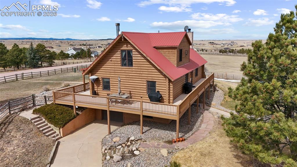 Image 40 of 50: Side of Structure