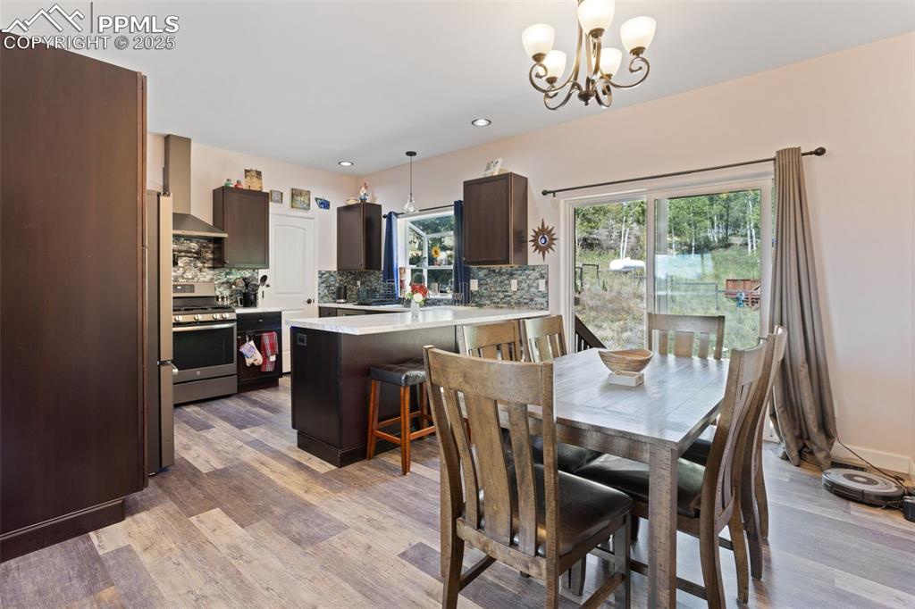 Image 5 of 33: Dining Area