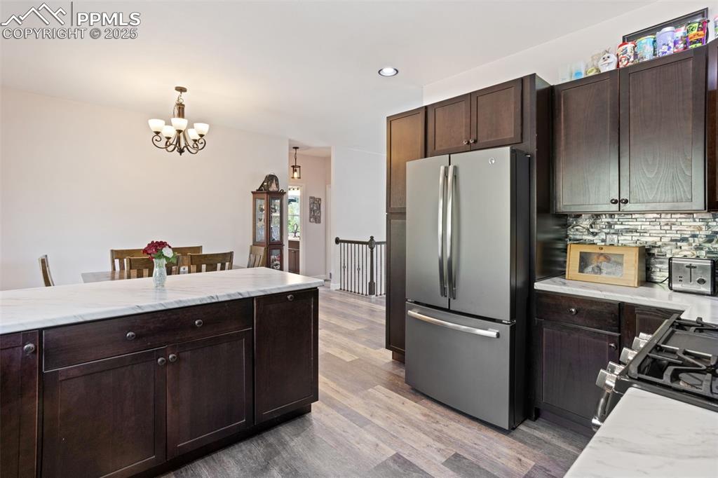Image 9 of 33: Kitchen