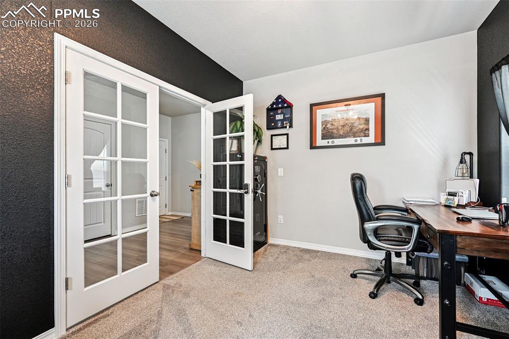 Image 3 of 50: Office