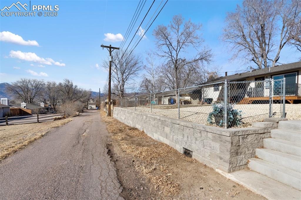 Image 22 of 24: Easy access to Portal Park!