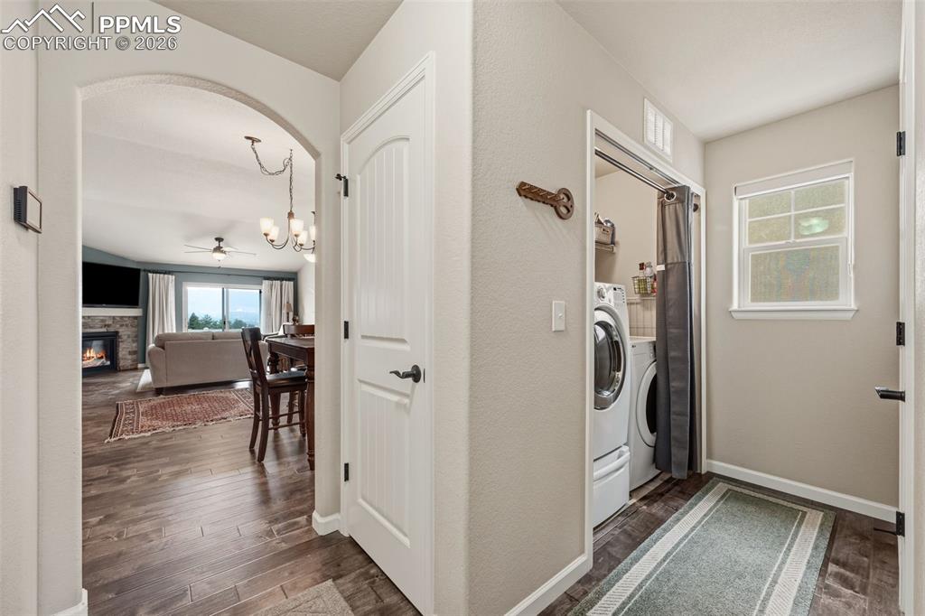 Image 18 of 38: Laundry