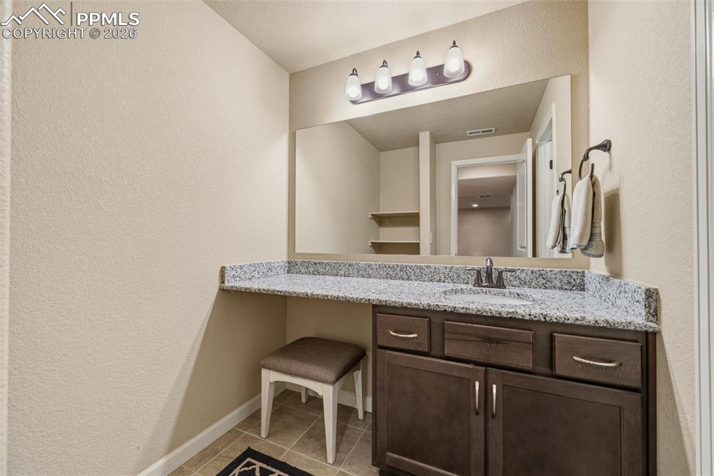 Image 27 of 38: Bathroom