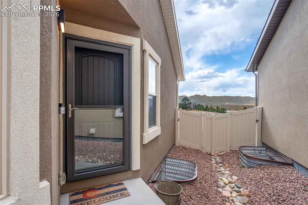 Image 3 of 38: Entry