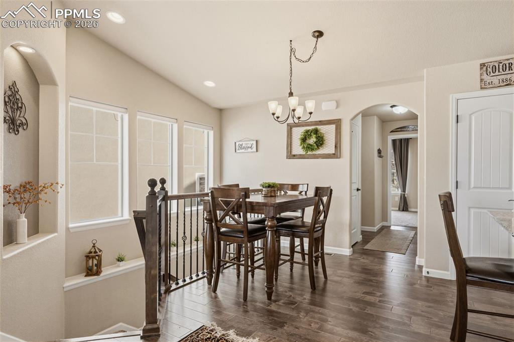 Image 7 of 38: Dining Area